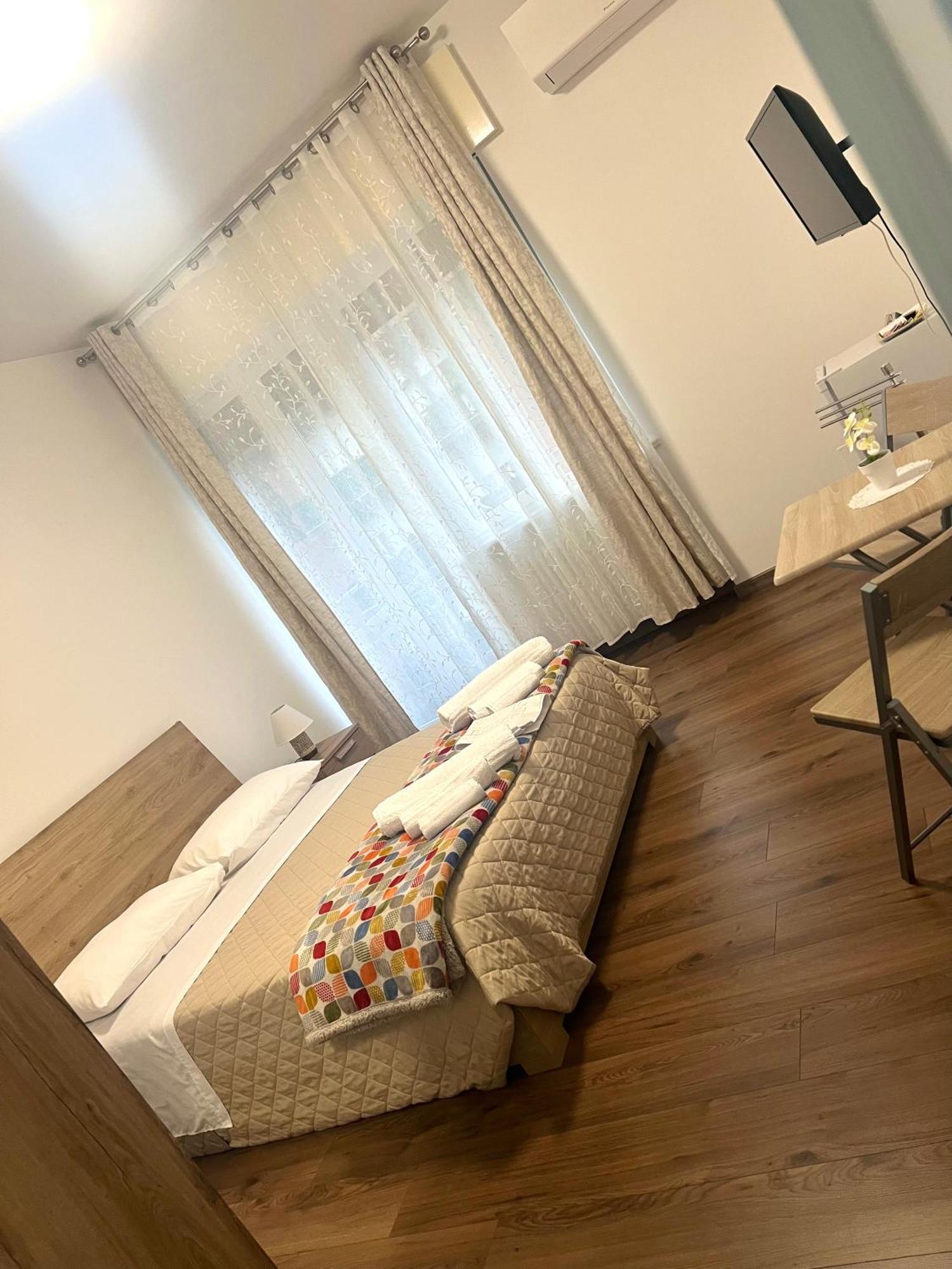 Juliet N - Rental Rooms Werona Zewnętrze zdjęcie